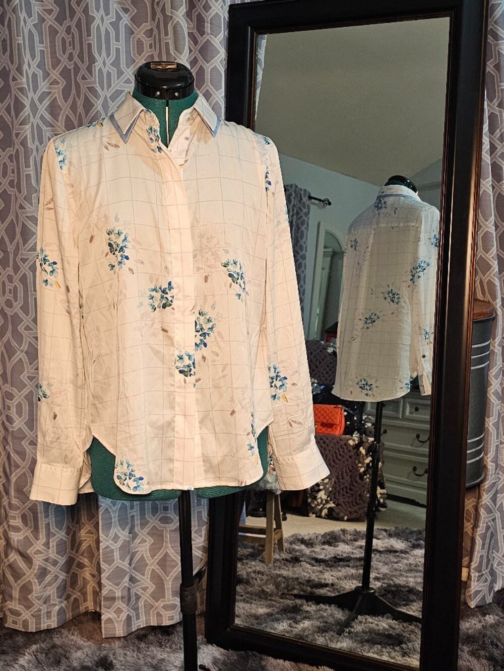 DKNY City Bloom Embroidered Floral Button‑Down Blouse – Style P8FAEBQL – XS NWT